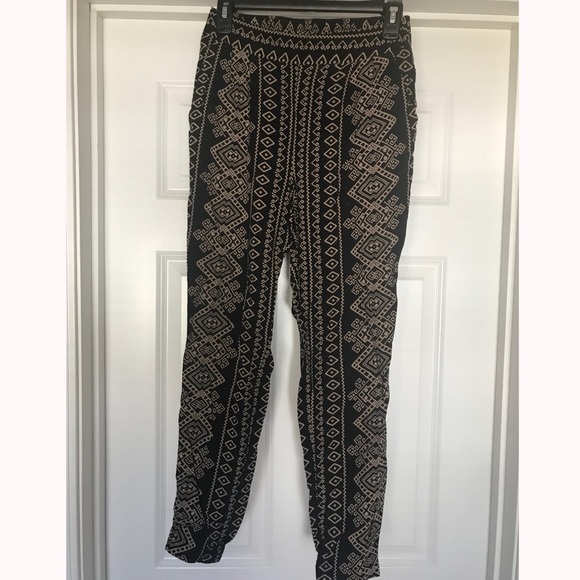 Forever 21 Pants - Black and cream harem pants